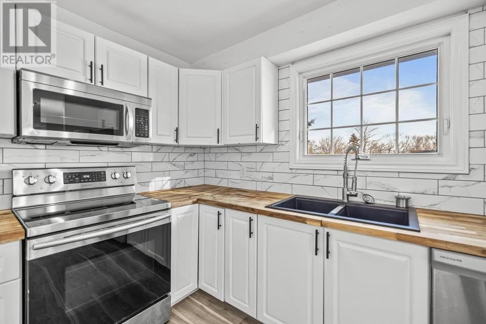 44 Westcomb Cres Uppr Level - Photo 7 of 18