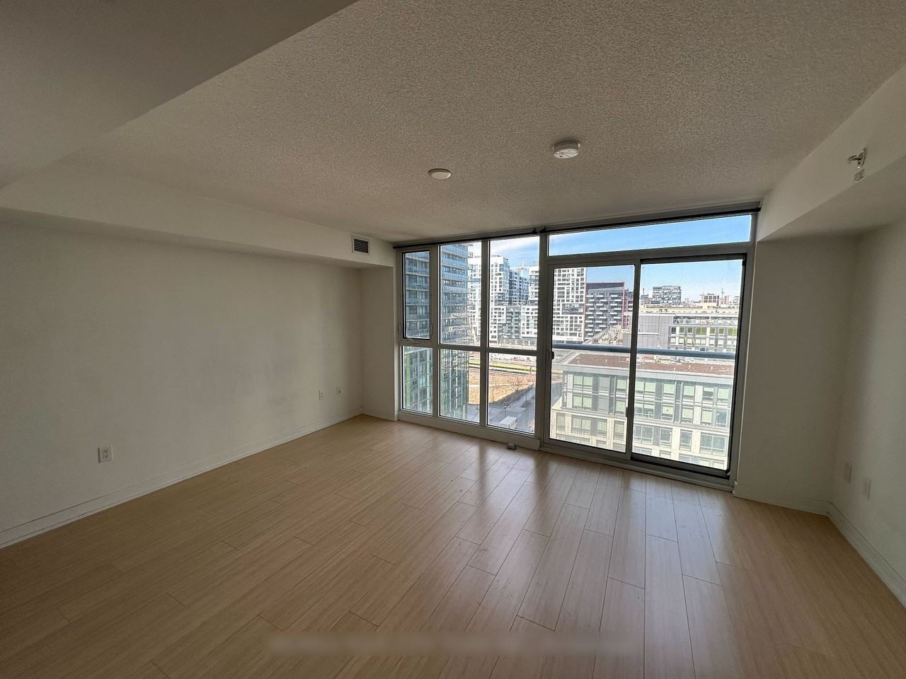 85 Condo #1208 - Photo 4 of 8