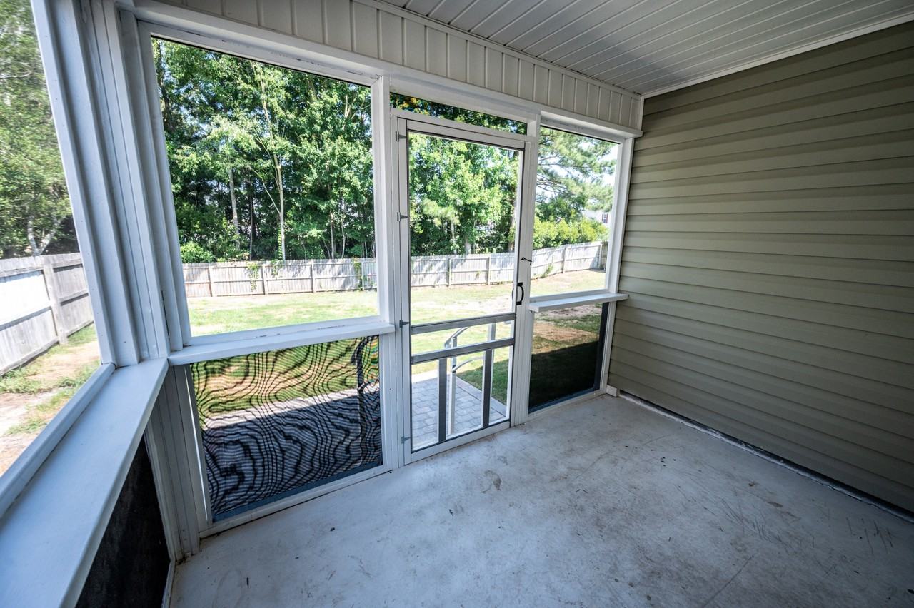 100 Lakeside Green Dr #1 - Photo 6 of 19
