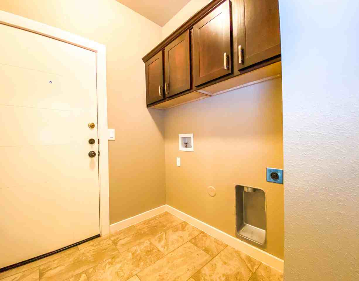 445 Stetson Dr #1 - Photo 5 of 10
