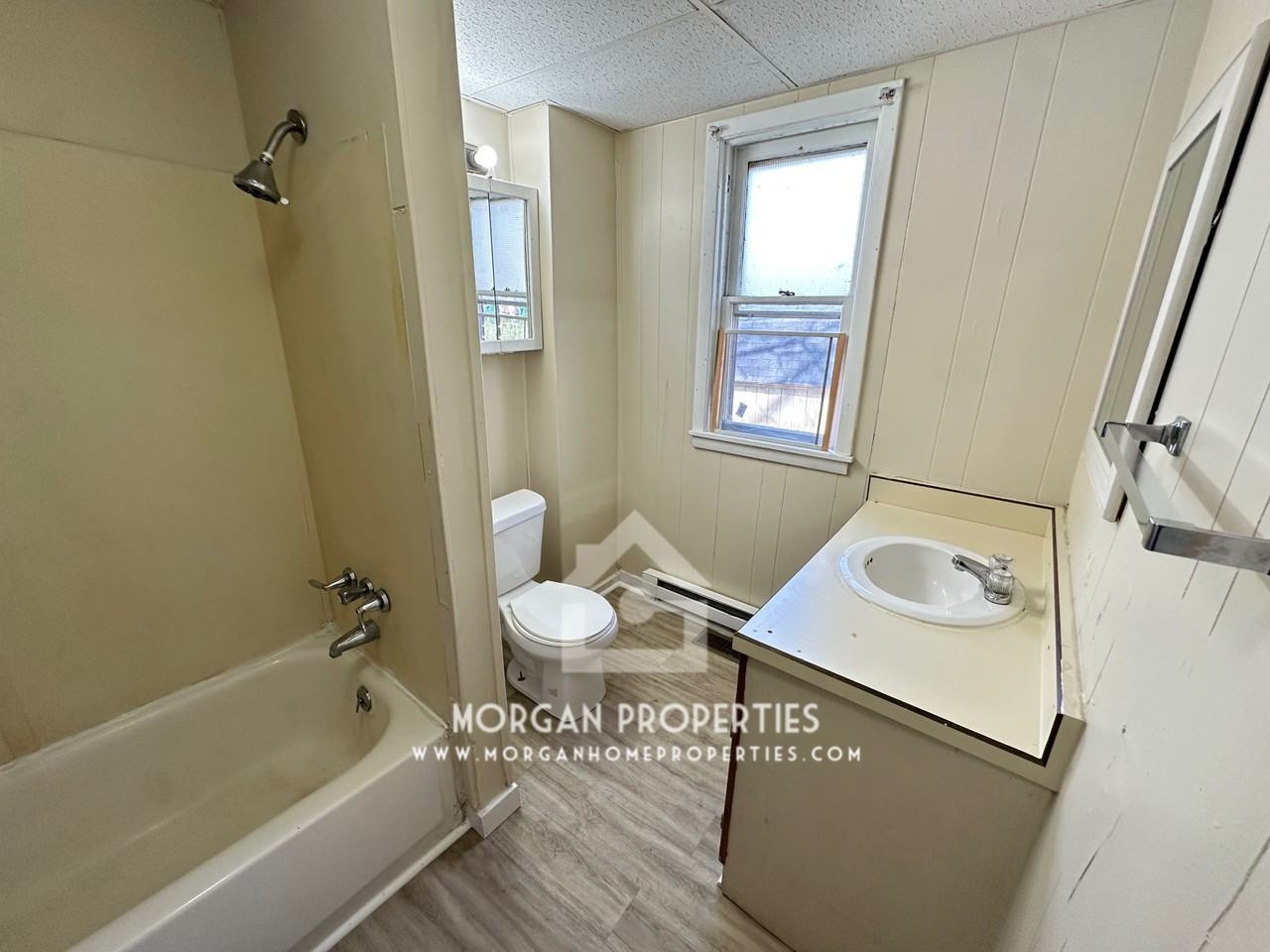 820 W Howard St - Photo 4 of 5