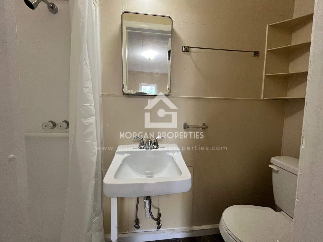 820 West Howard Street1/2 #1-2 - Photo 4 of 5