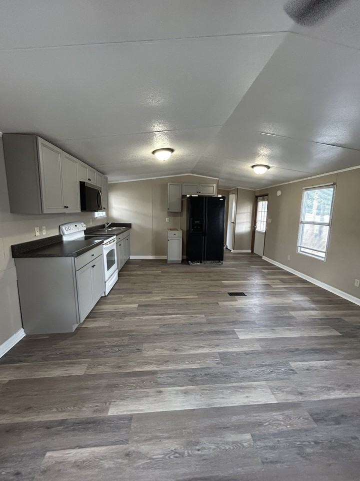 210 Tyler St #1 - Photo 5 of 18