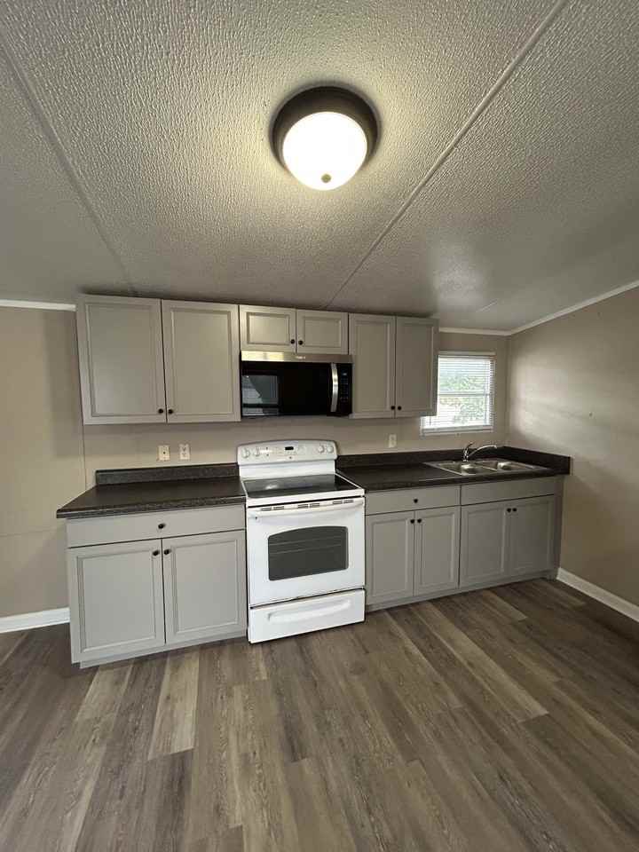 210 Tyler St #1 - Photo 6 of 18