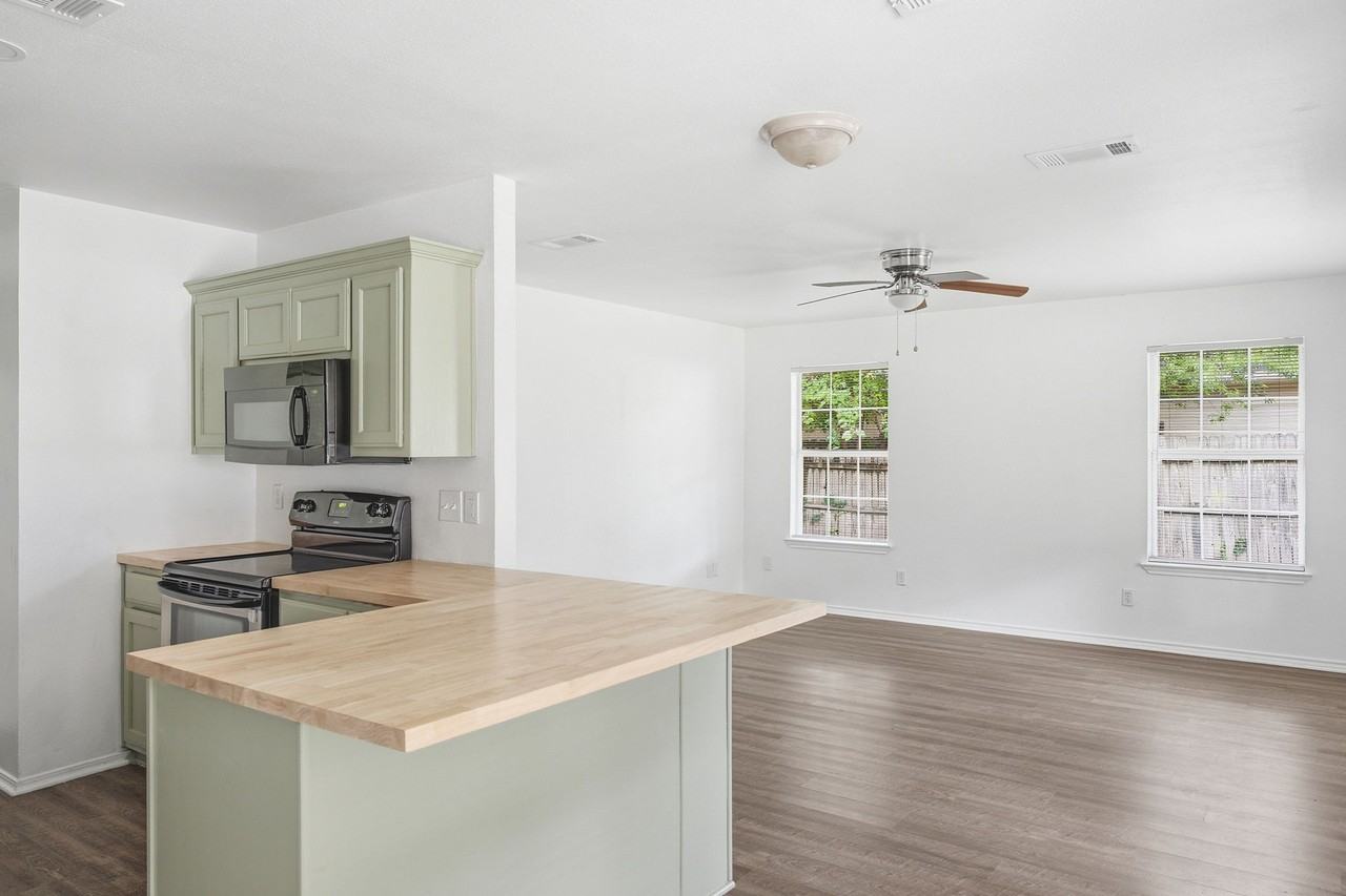 406 S Maxey St #1 - Photo 6 of 50