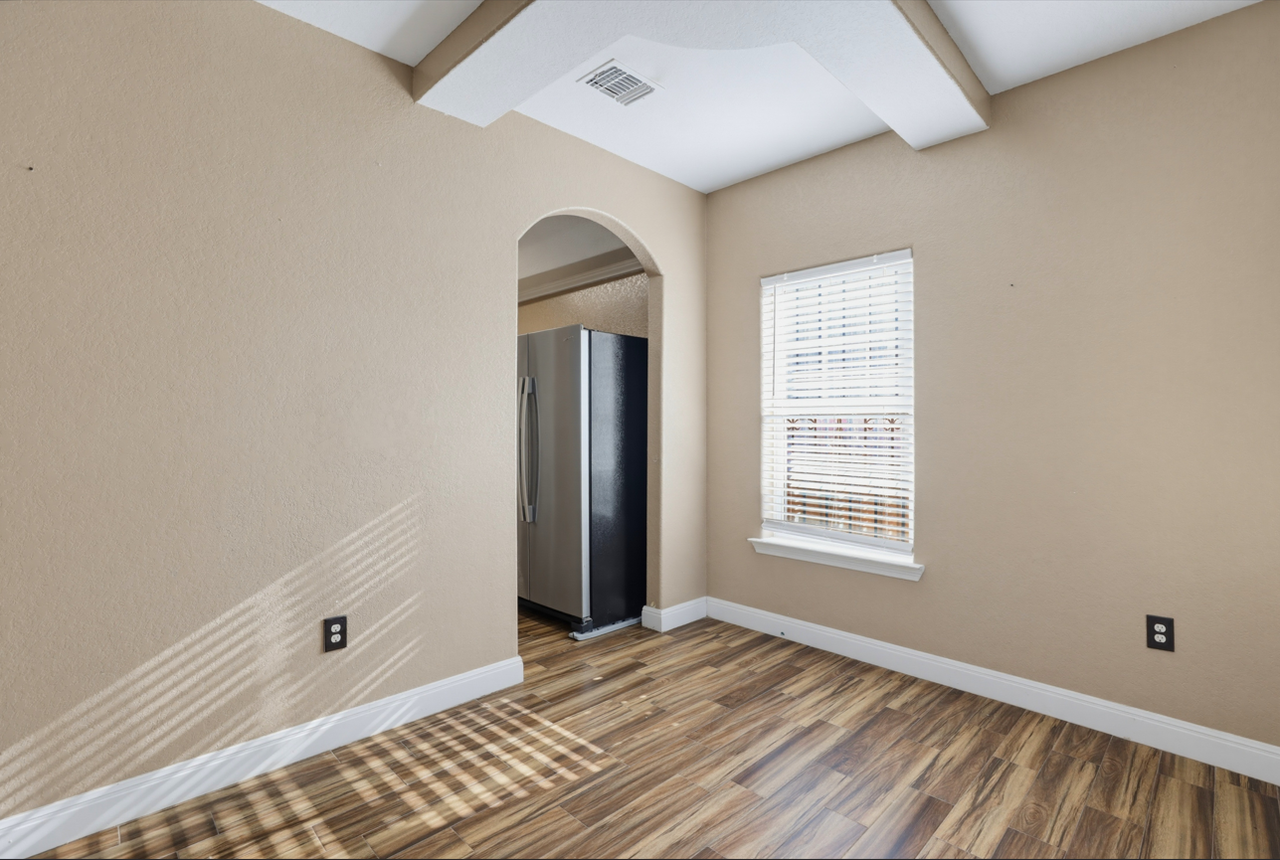 236 E Dullnig Ct #1 - Photo 4 of 17