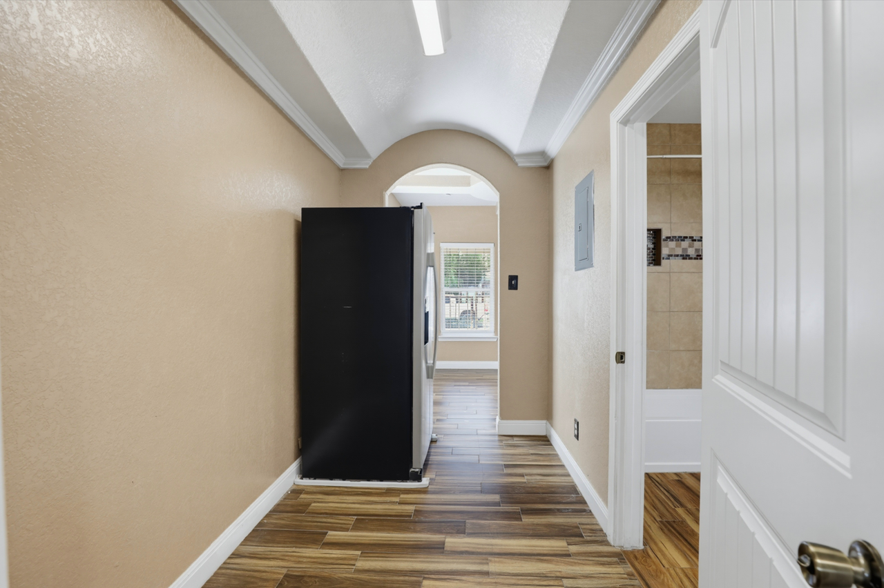 236 E Dullnig Ct #1 - Photo 6 of 17