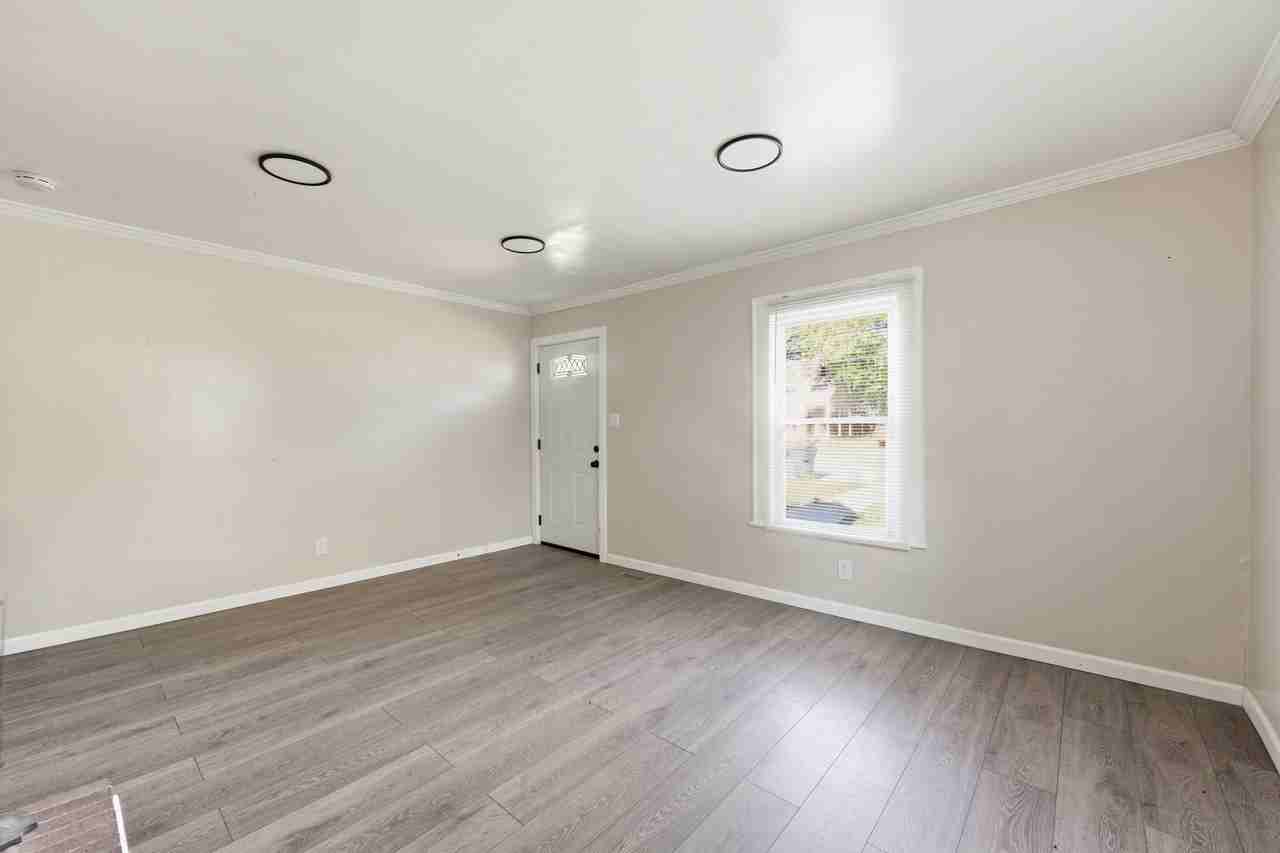 214 Markham St #1 - Photo 5 of 18