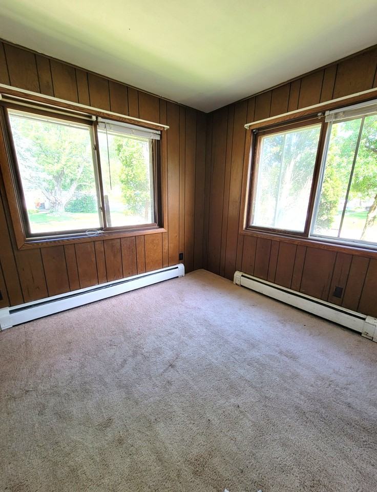 923 E Wausau Ave - Photo 5 of 17