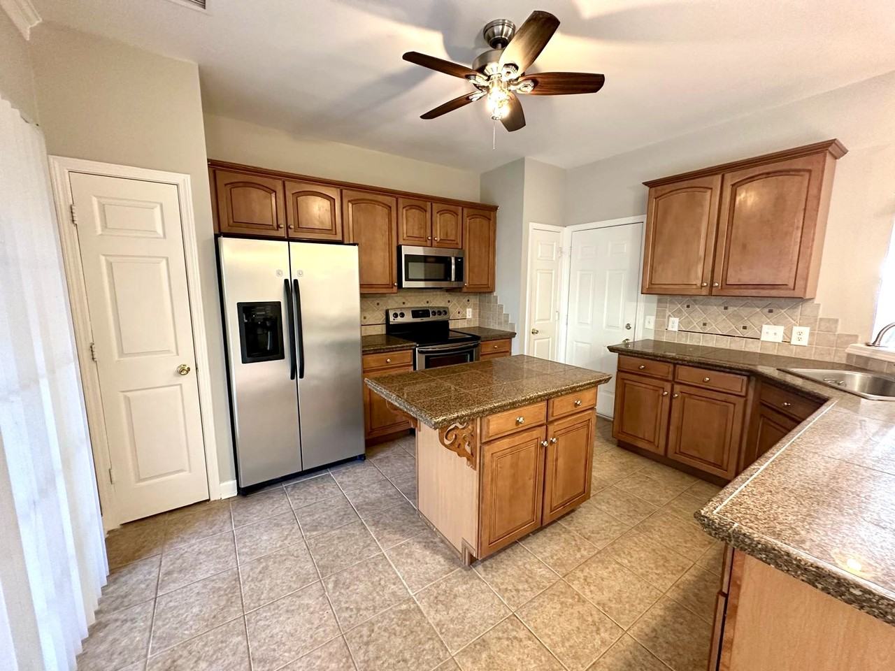 2125 Mckenzie Creek Dr #1 - Photo 3 of 50