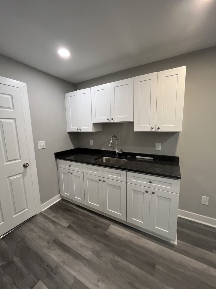 1211 Johnson St #1 - Photo 5 of 14