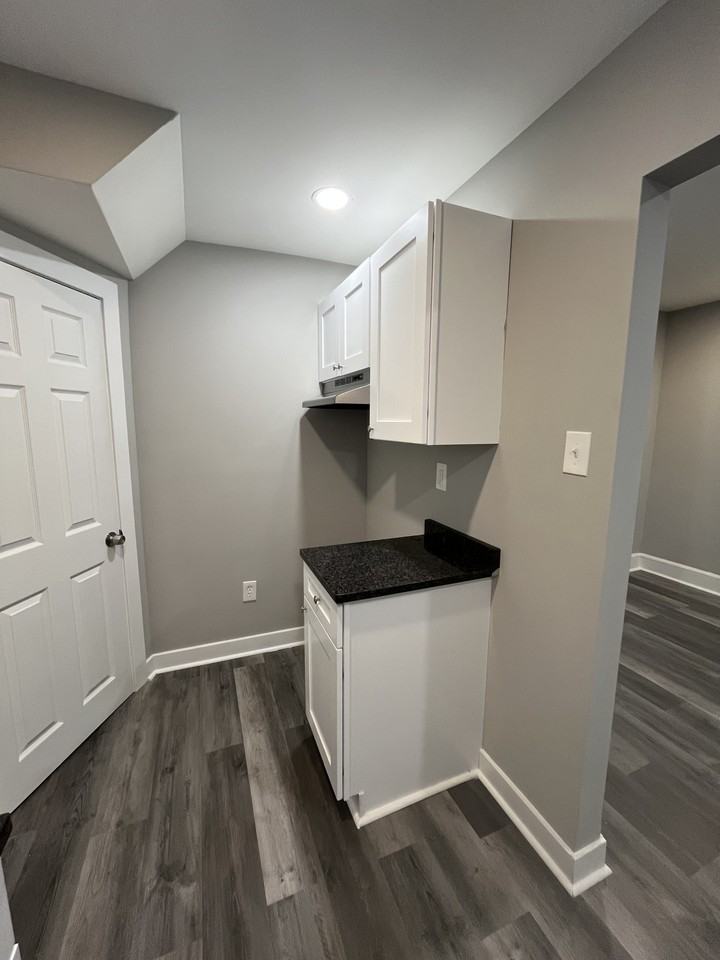 1211 Johnson St #1 - Photo 6 of 14