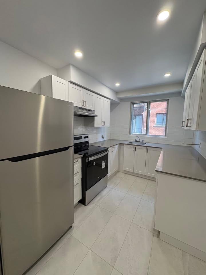 4890 Av Plamondon #6