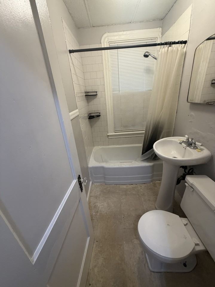 238 Davis St #2 - Photo 4 of 4