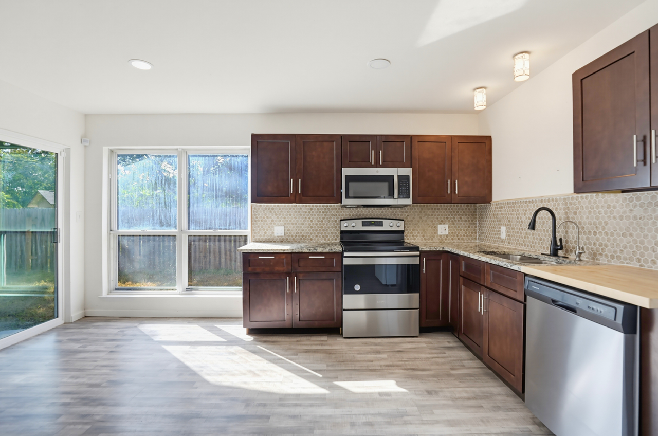 6602 Spring Brook St #1 - Photo 5 of 19