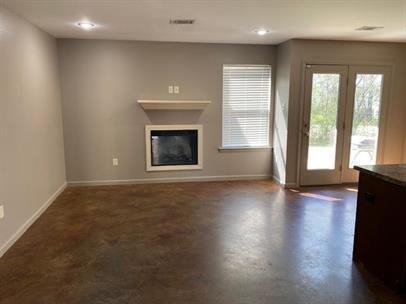 2025 Tyler St #B - Photo 2 of 11