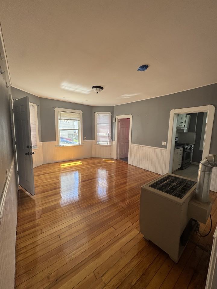 646 Birch St #1 - Photo 4 of 8