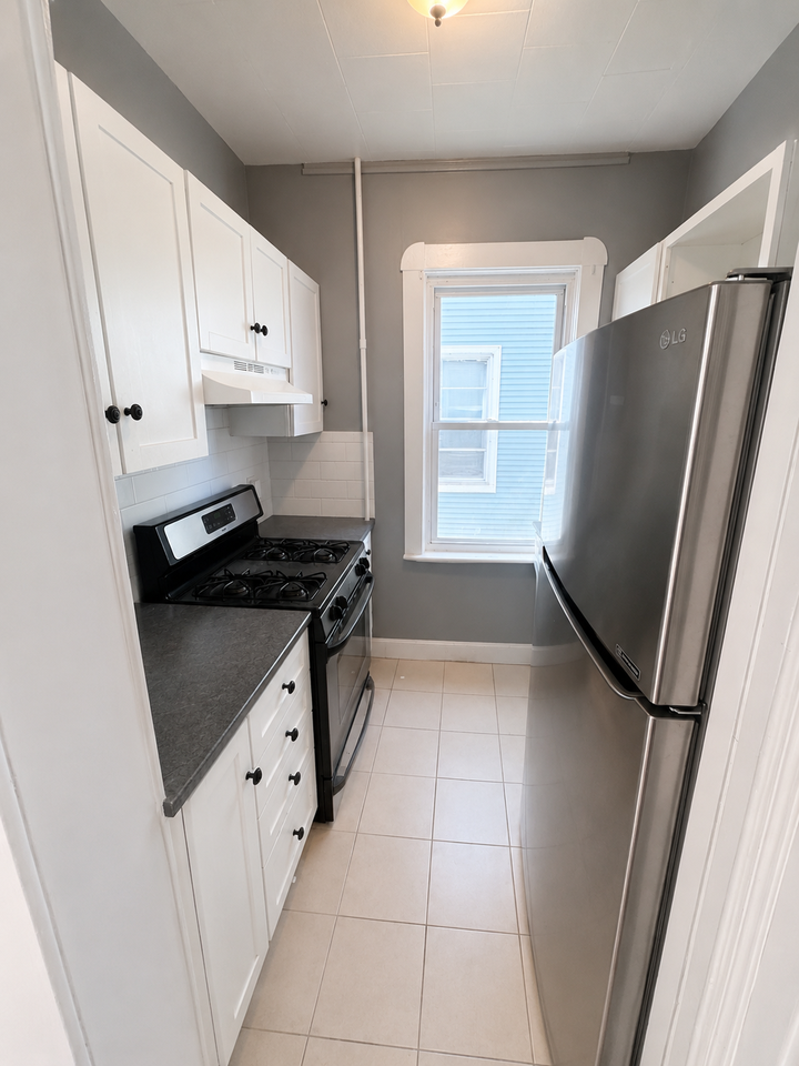646 Birch St #1 - Photo 6 of 8