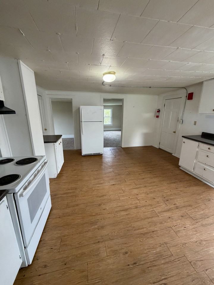 255 Rochester St #255 - Photo 4 of 11