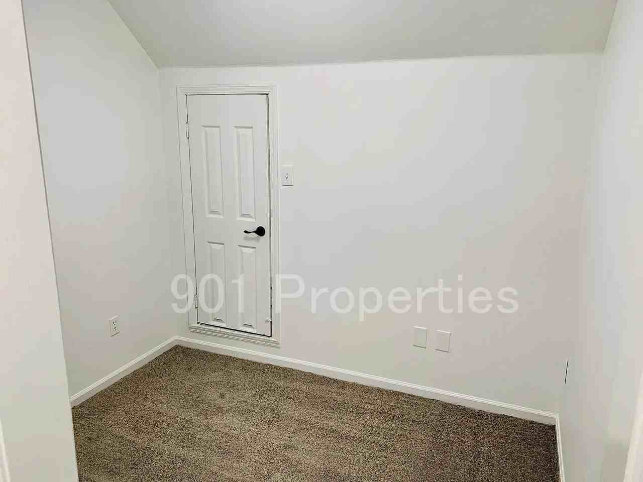 1602 Bubbling Brook Dr #1 - Photo 7 of 15