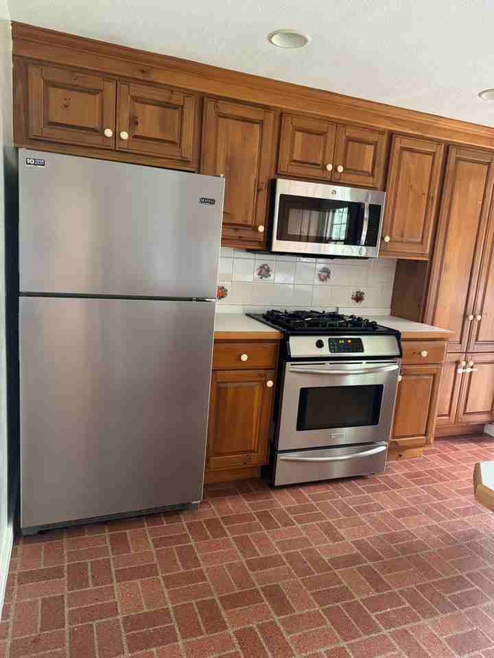 6 Beechwood Rd #1 - Photo 2 of 21