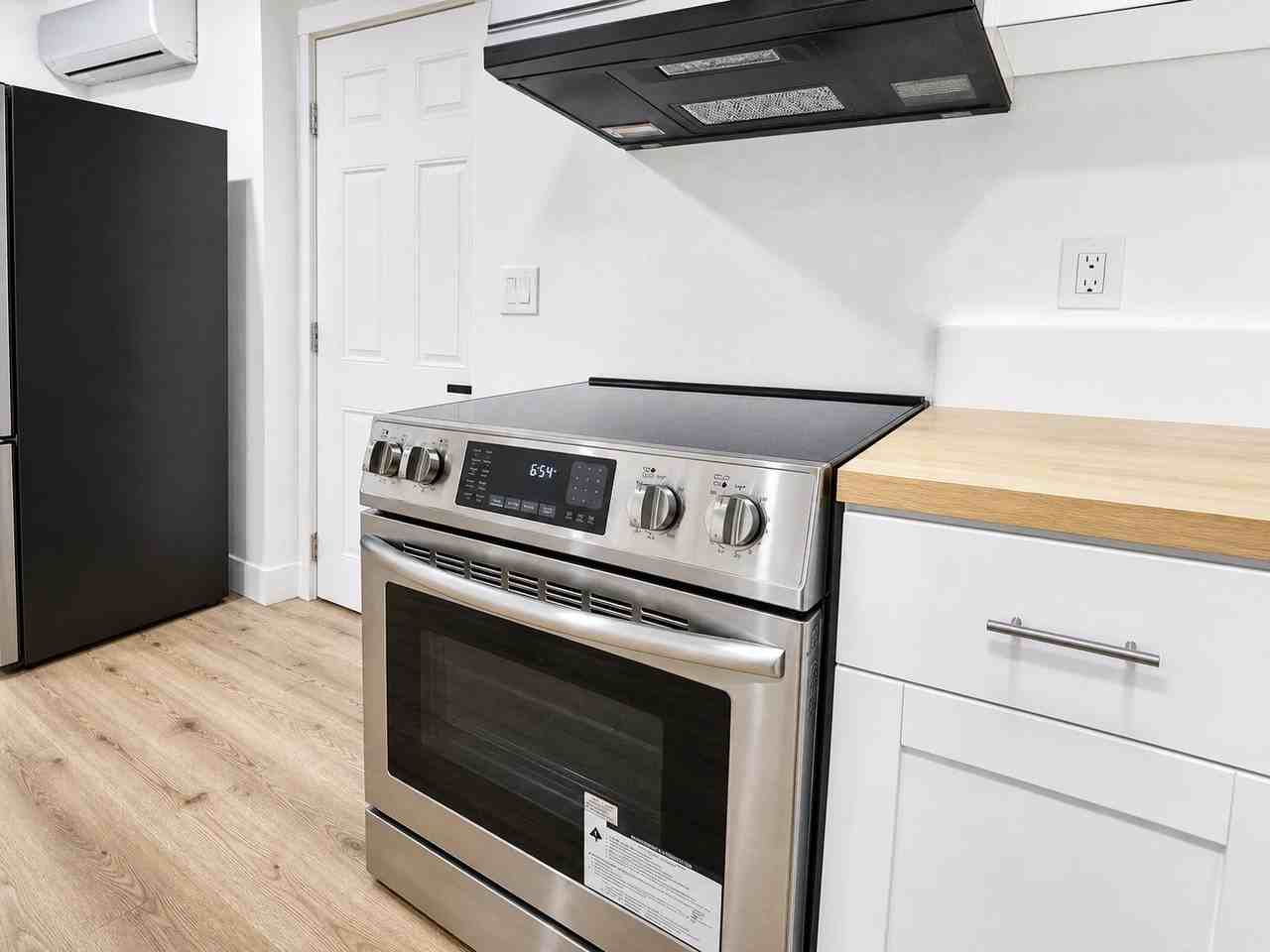 701 W Windsor Ave Rear #REAR - Photo 5 of 16