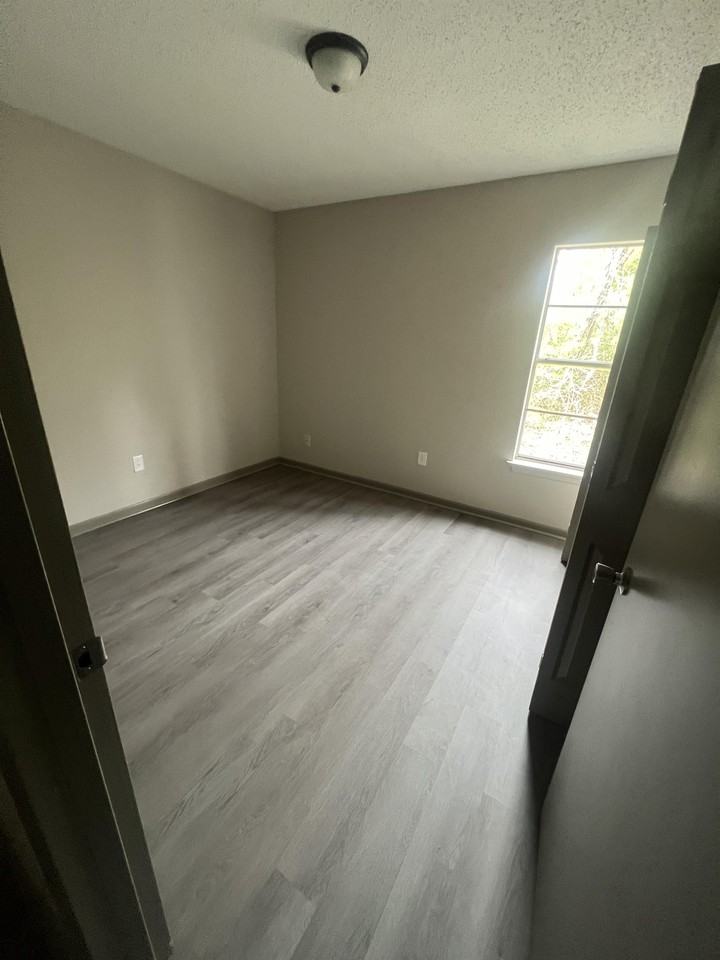 1704 1/2 Anderson - 19 #19 - Photo 3 of 14