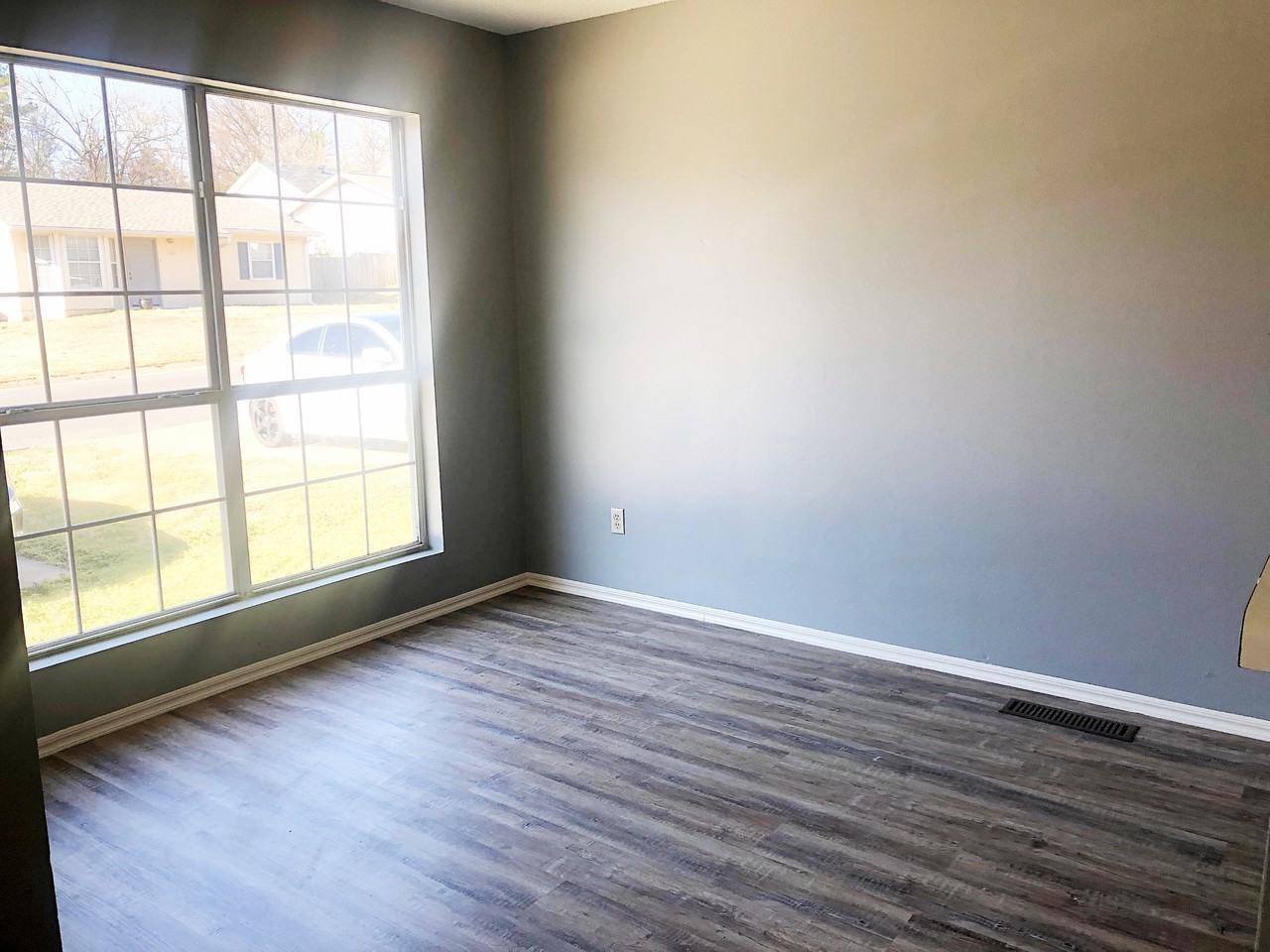 139 Rockyreef Cir #1 - Photo 7 of 19