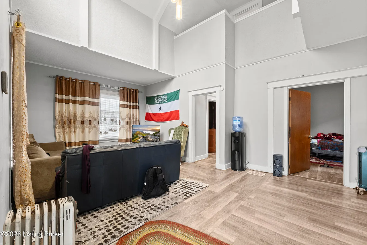 1456 Beech St #1 - Photo 4 of 50