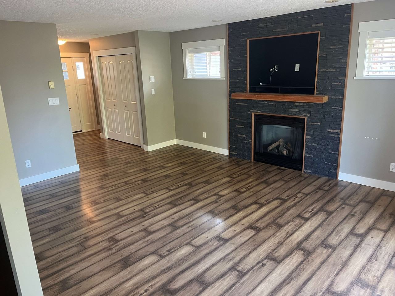 2648 A Kendal Avenue L-UP #1 - Photo 4 of 23