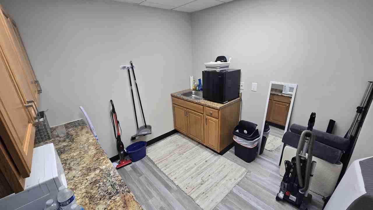 815 Office Park Rd #09 - Photo 4 of 17