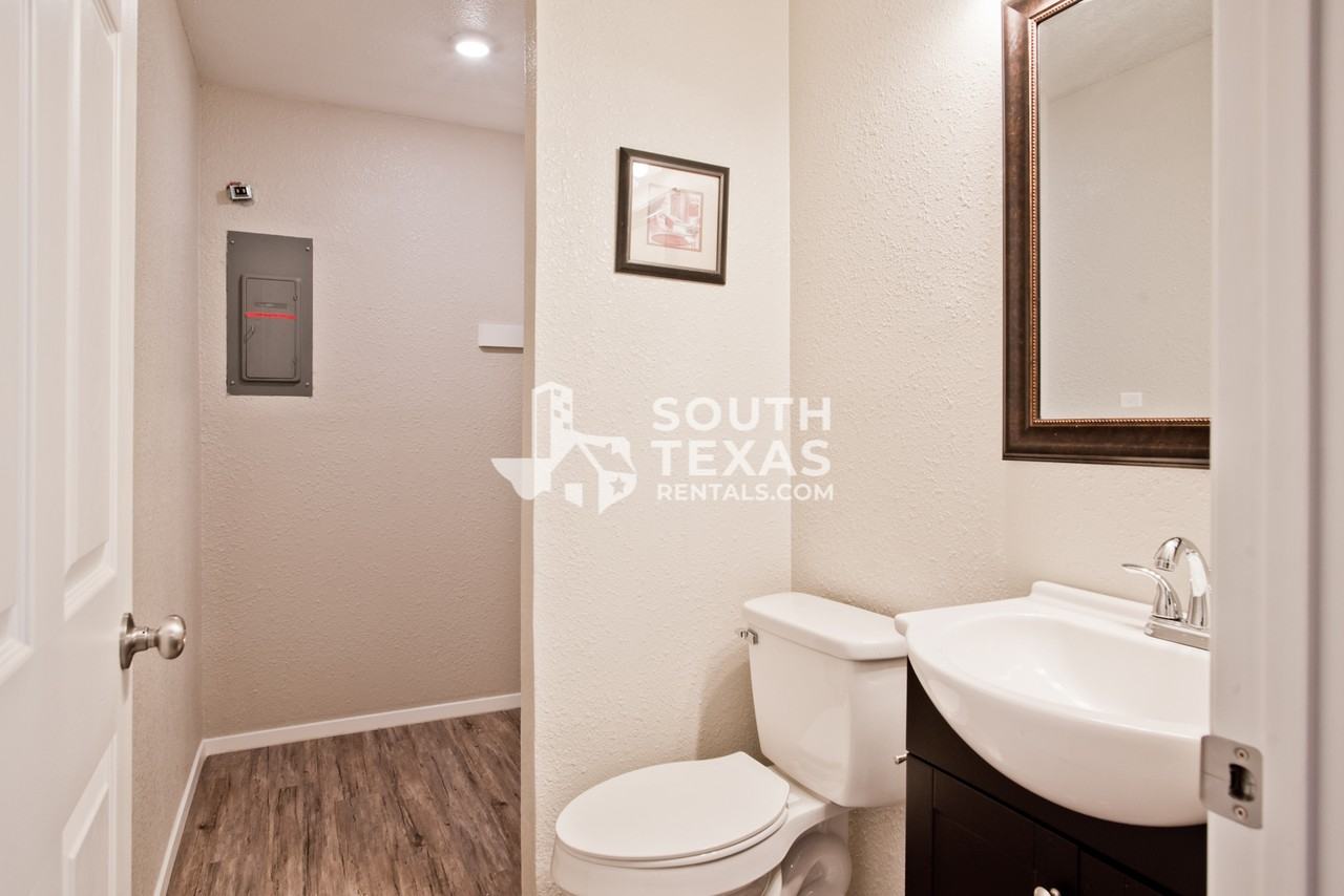 309 Westwood St #309D - Photo 5 of 12