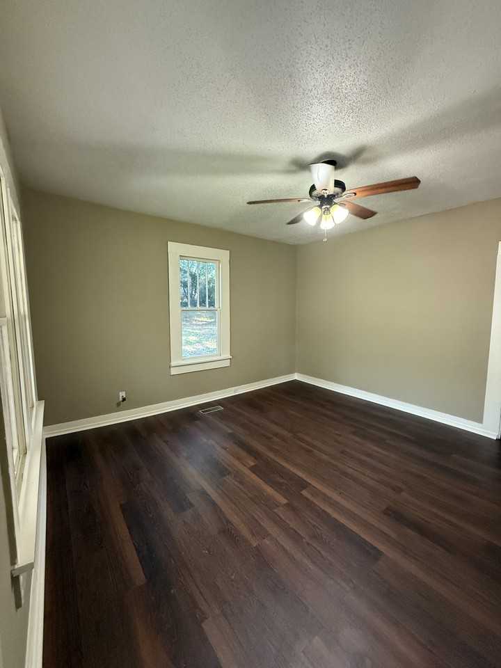 109 Oak Ave #1 - Photo 2 of 8