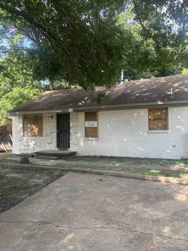 4746 Hodge Rd #1