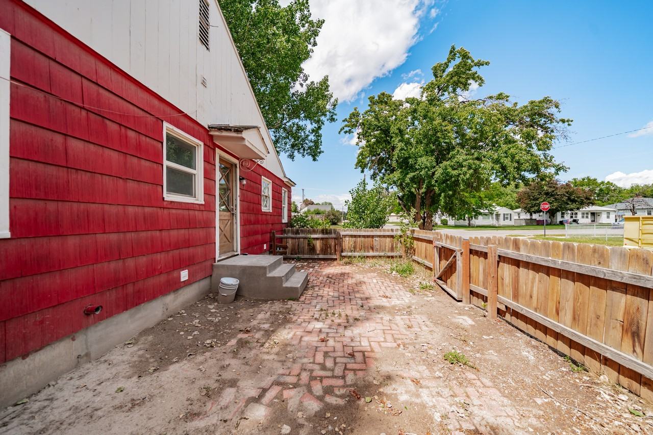 303 W 20th St Bsmt #BS