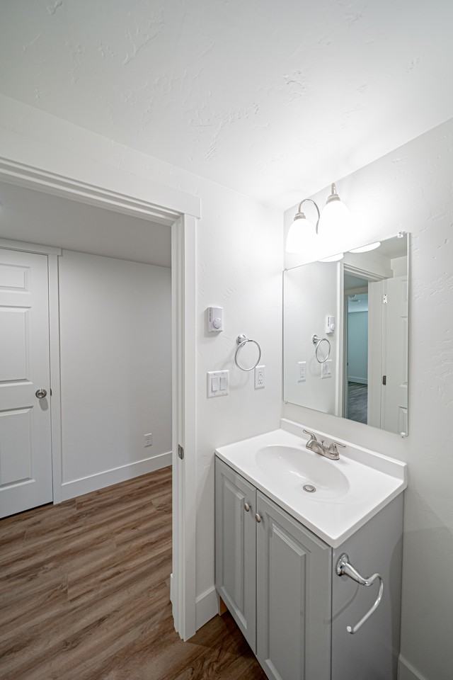 303 W 20th St Bsmt 1 - Photo 2 of 12