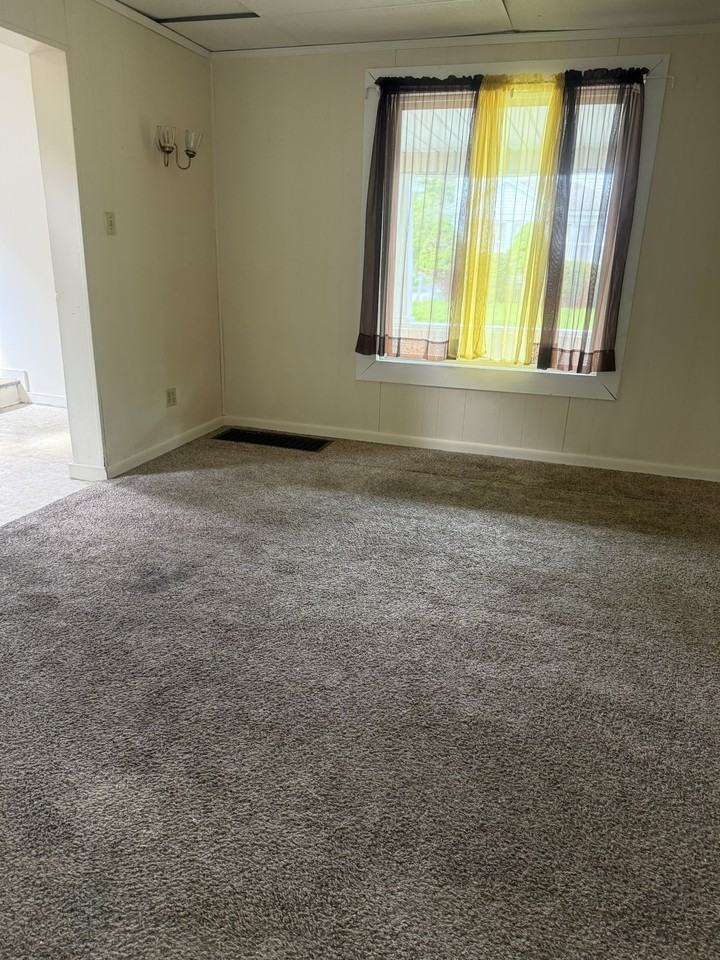 29 Whitney Ave N #1 - Photo 3 of 11