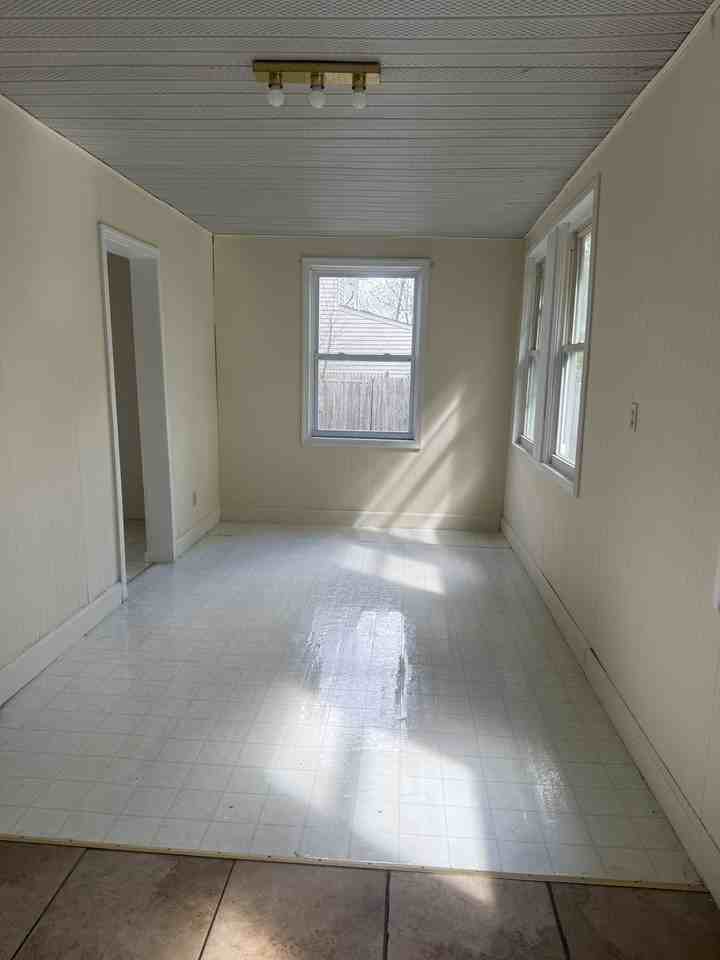 29 Whitney Ave N #1 - Photo 5 of 11