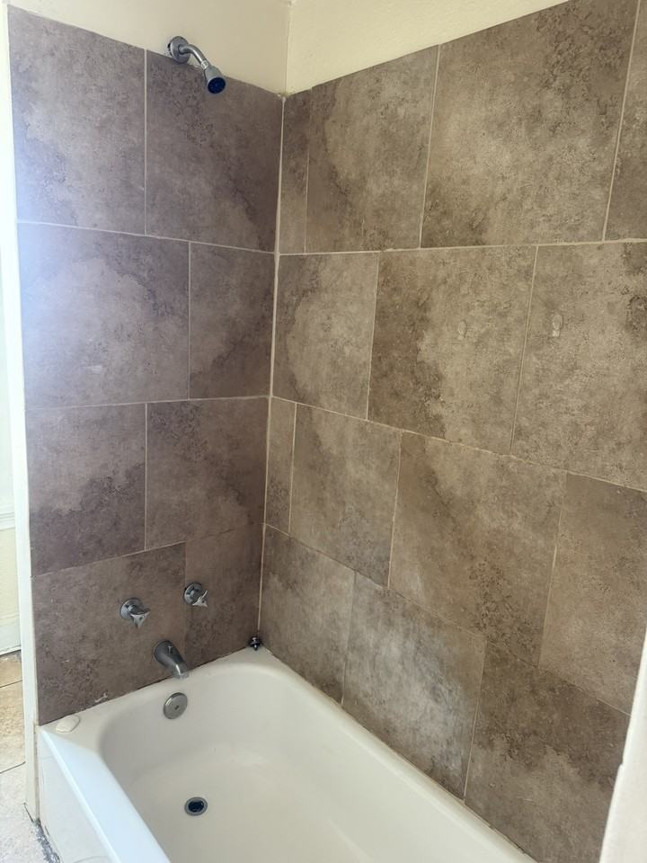 29 Whitney Ave N #1 - Photo 6 of 11