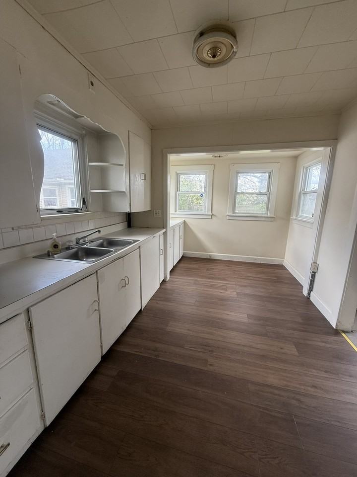 126 Wesley Ave #1 - Photo 2 of 9