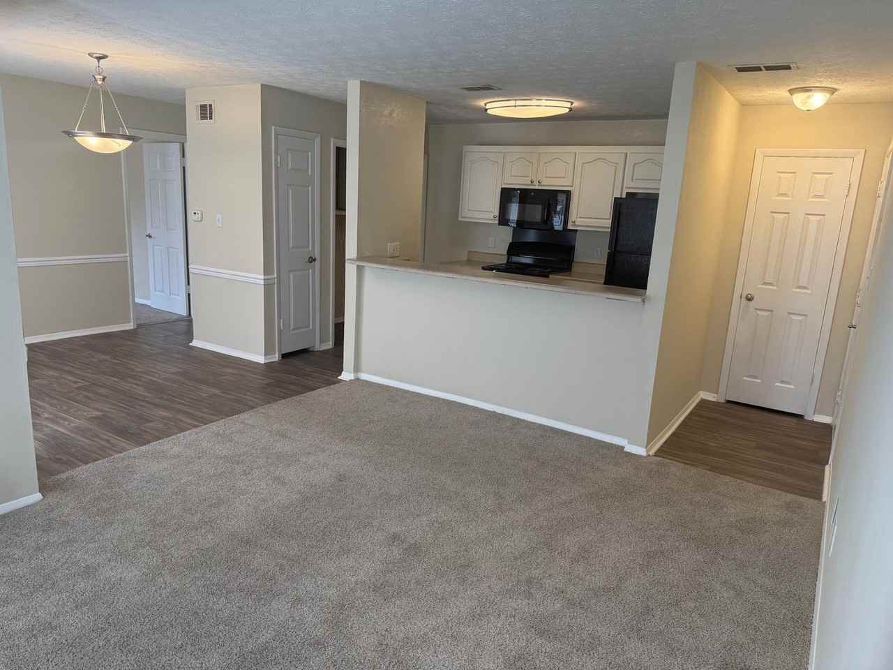 Harbour Club Apartments - Photo 6 of 6