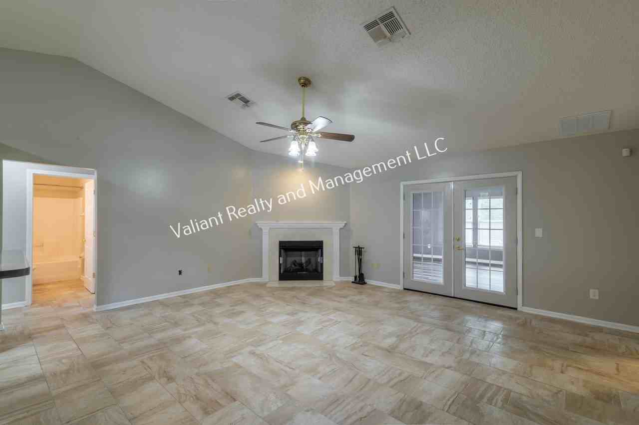 1736 Daytona Ln #1 - Photo 4 of 23