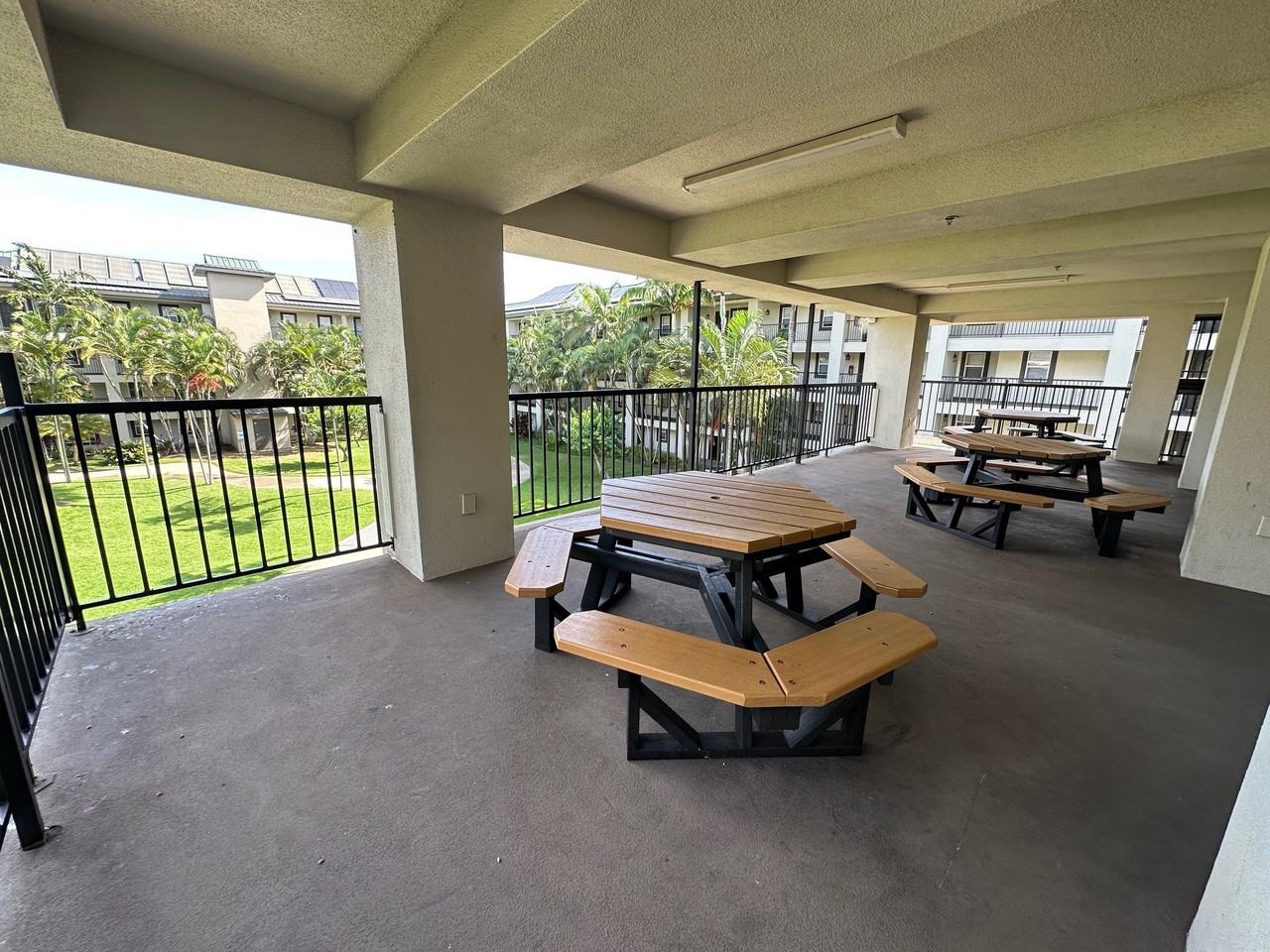 The Waterfront Apartments at Kahului - Photo 7 of 21