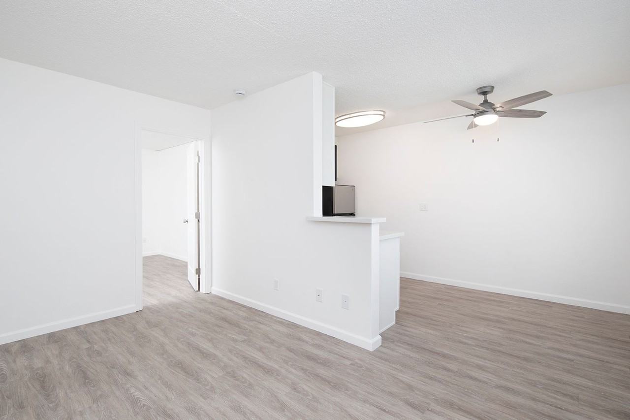 Aztec Pacific Apartments - Photo 6 of 30