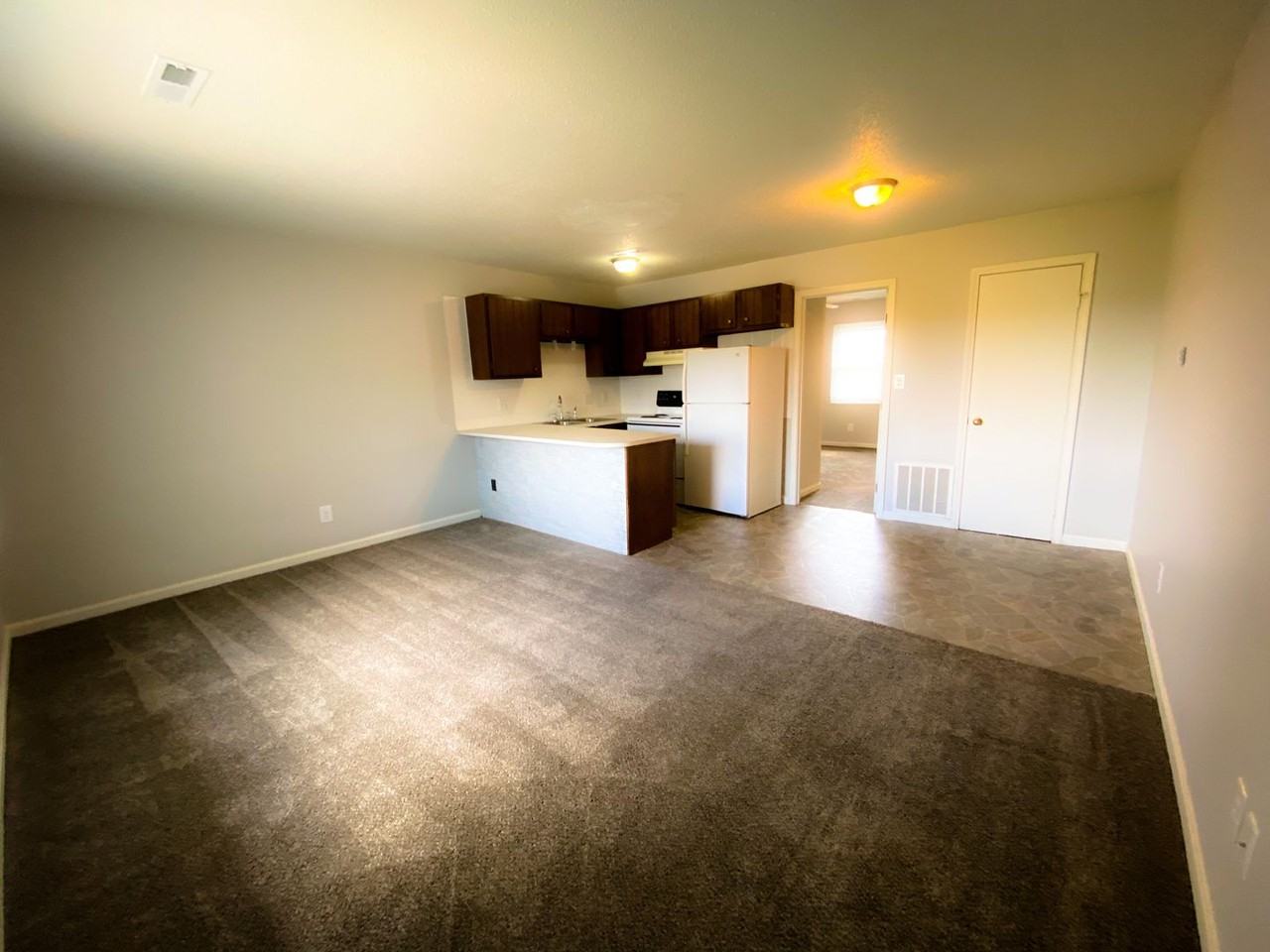 525 Green Valley Dr #4 - Photo 4 of 10