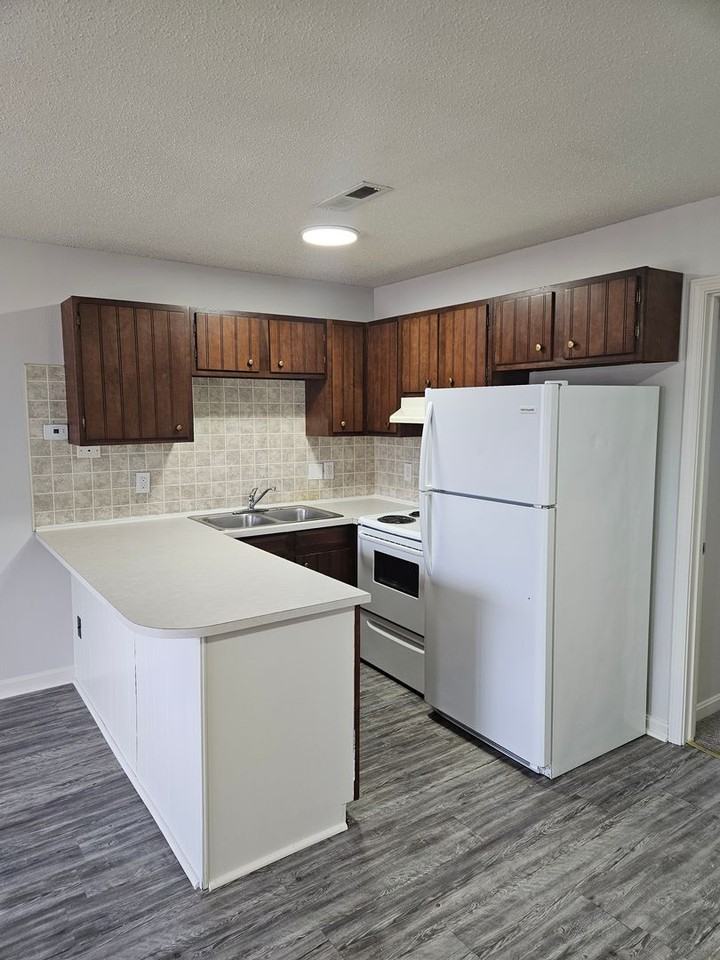 509 Green Valley Dr #29 - Photo 4 of 11