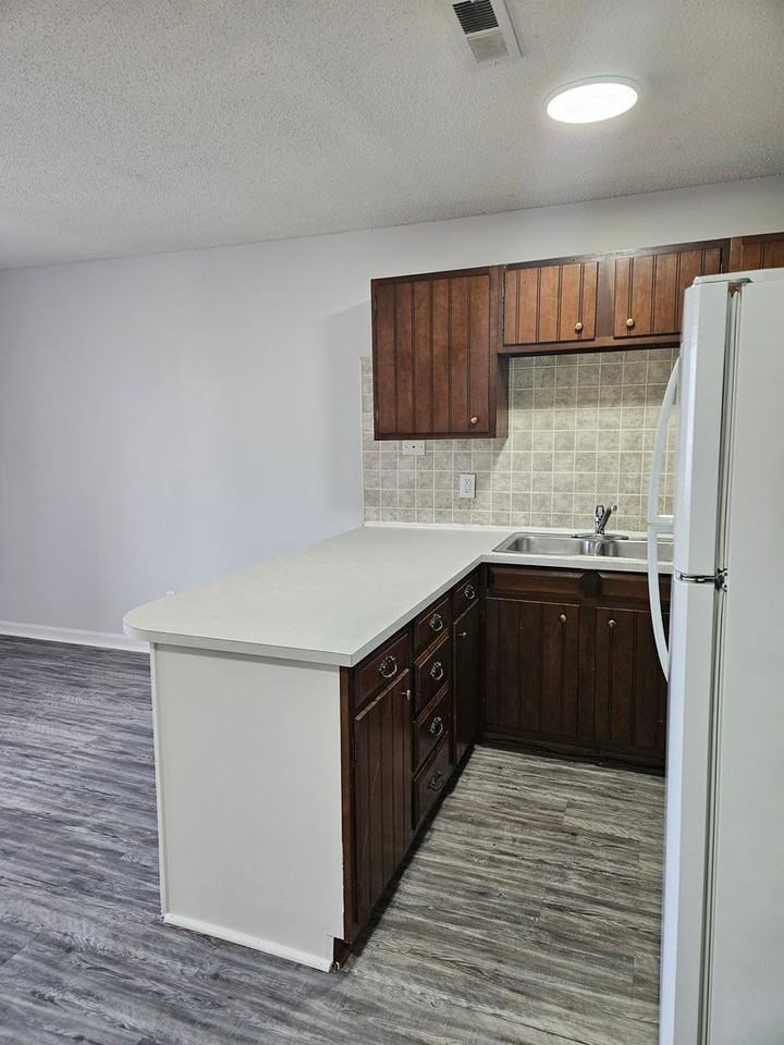 509 Green Valley Dr #29 - Photo 5 of 11