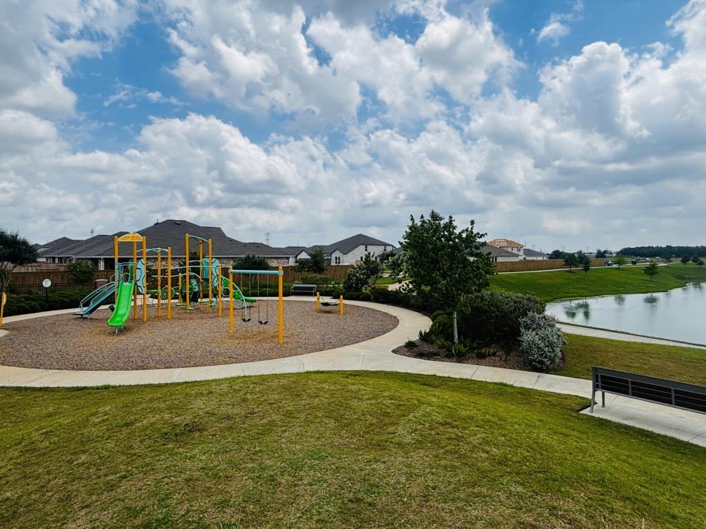 2126 Mosaic Valley Ct - Photo 5 of 36