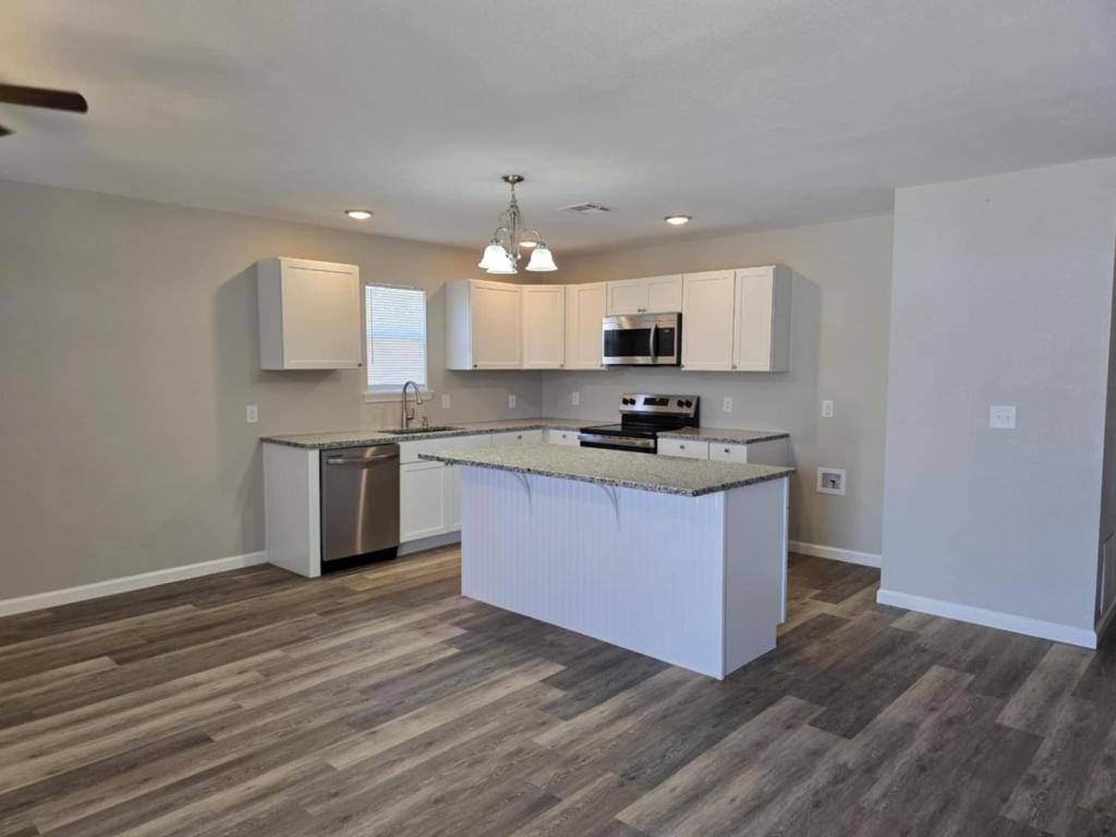 1005 N Quincy Ave - Photo 4 of 25