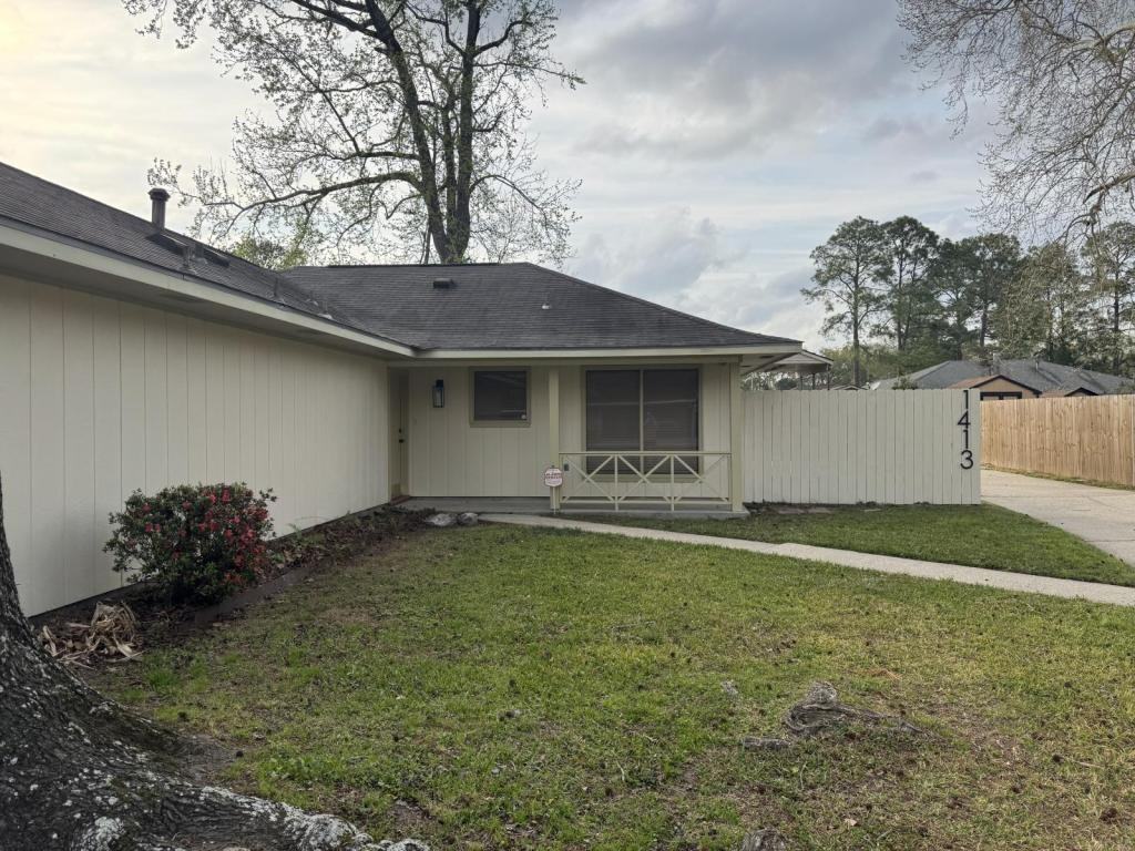 1413 Briarhurst Dr